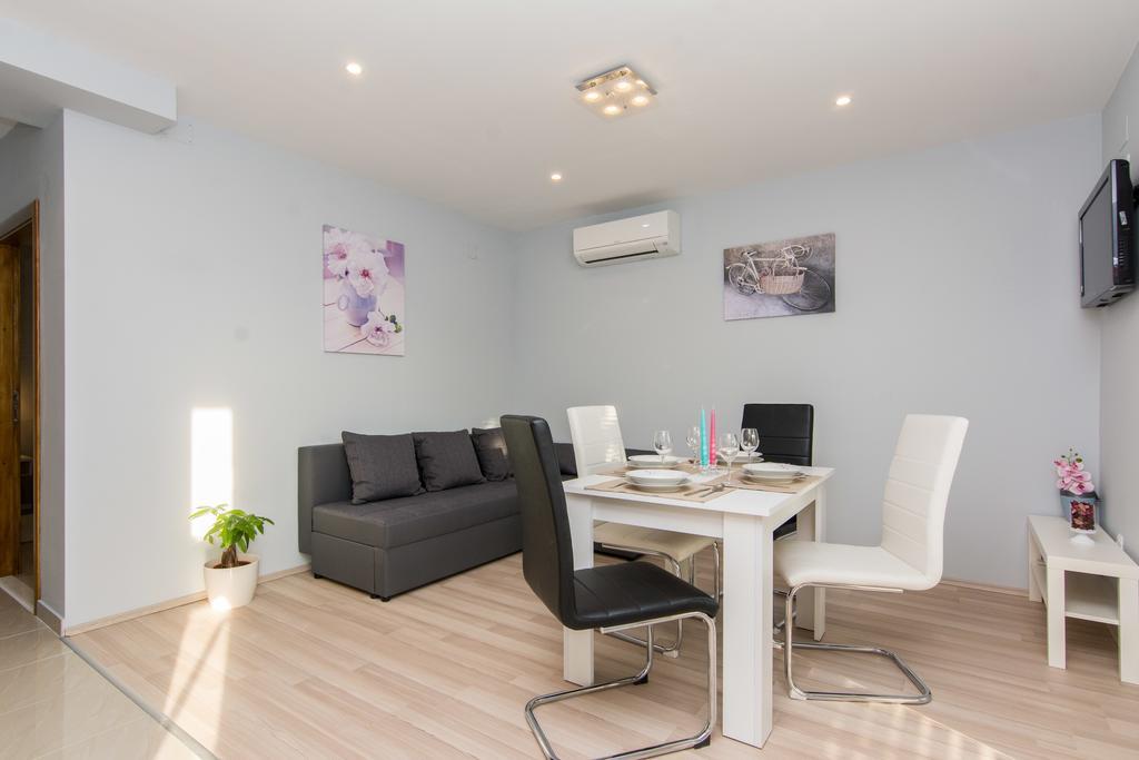 Apartments Mate Turanj Ngoại thất bức ảnh